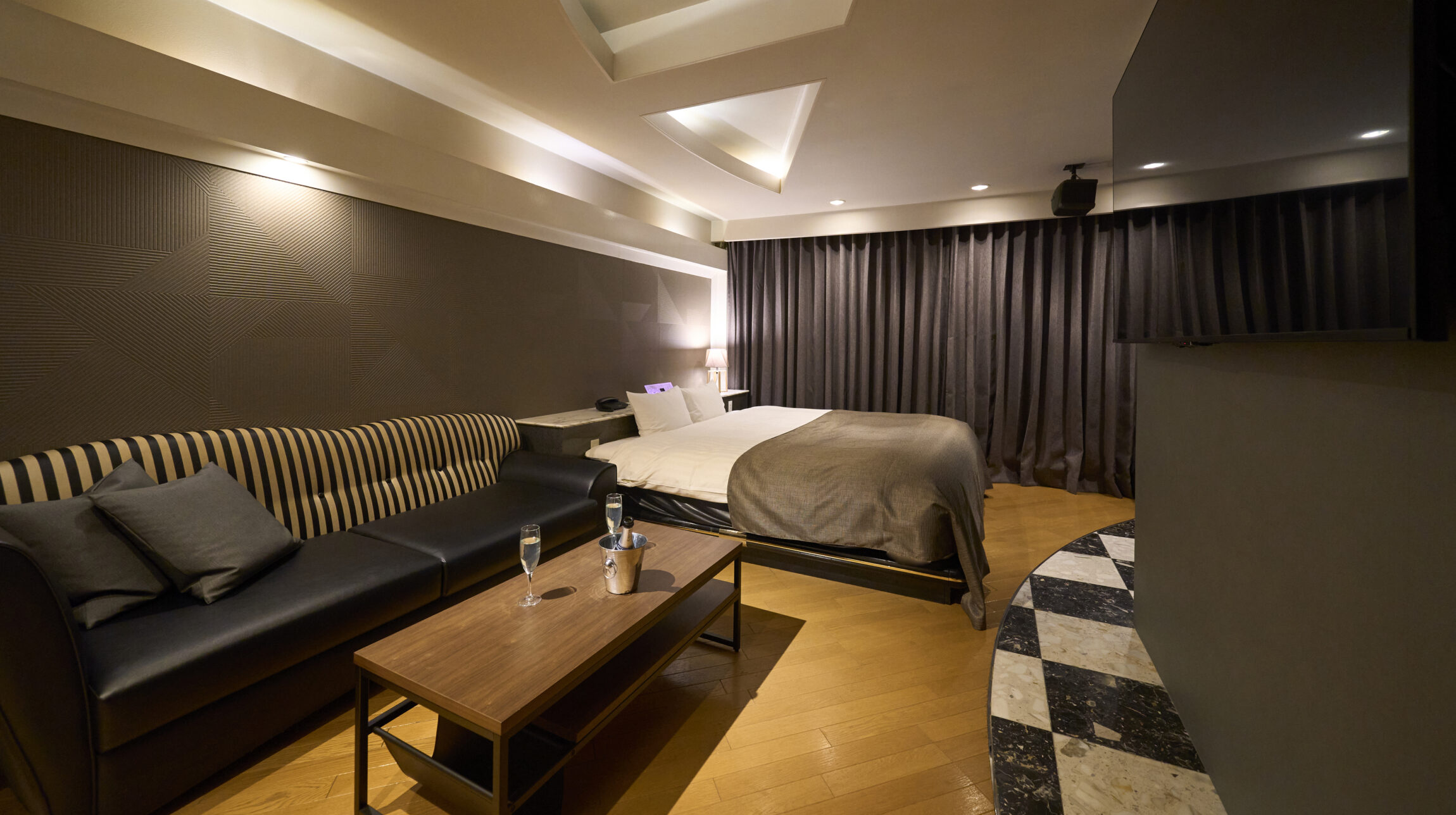 HOTEL FIESTA 葉山
